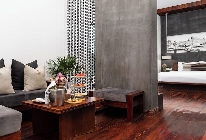 Королевский Люкс, Shintana Saya Residence