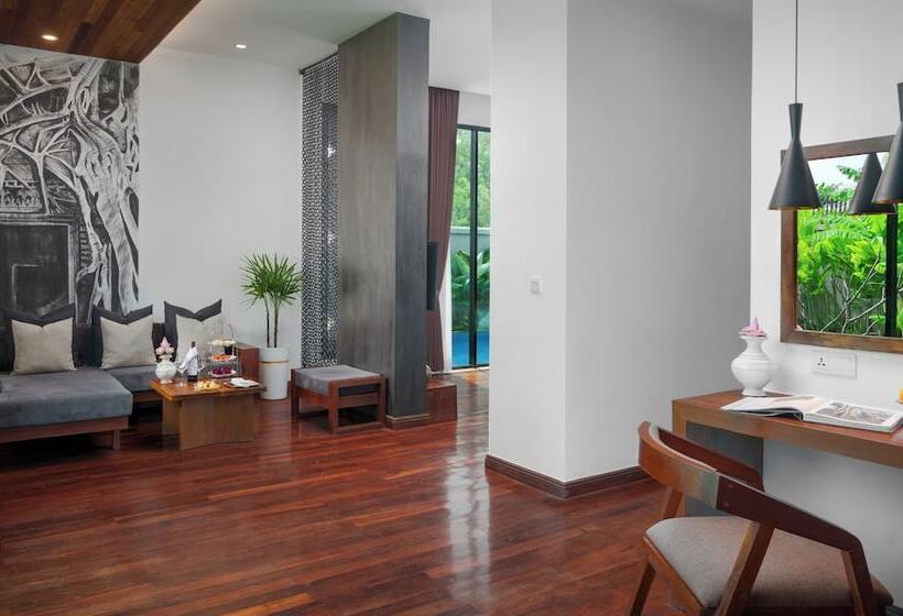 Королевский Люкс, Shintana Saya Residence