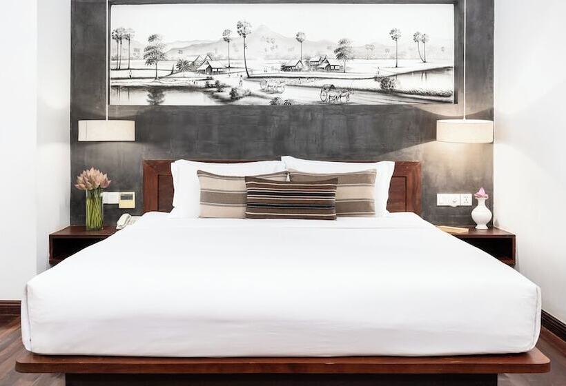 Королевский Люкс, Shintana Saya Residence