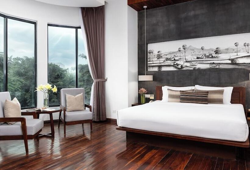 Королевский Люкс, Shintana Saya Residence