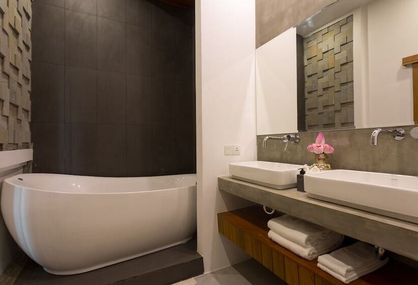 Королевский Люкс, Shintana Saya Residence