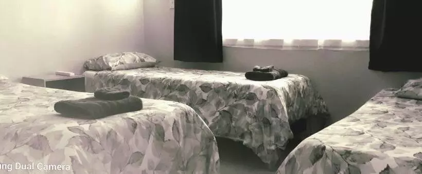 آپارتمان 2 خوابه, Aaron Court Motel