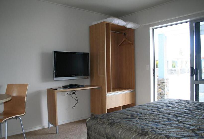 استودیوی استاندارد, Anchorage Motel Apartments