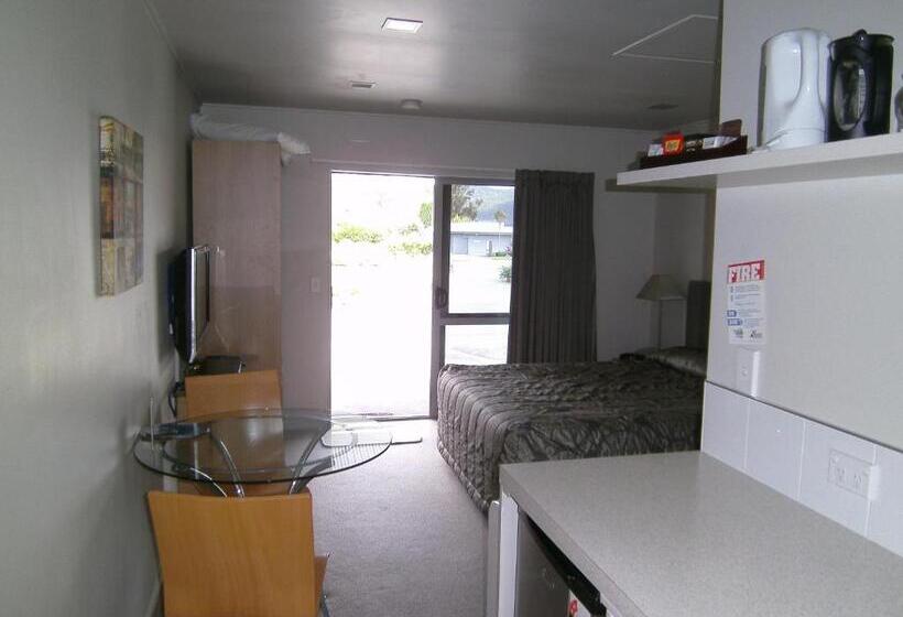 استودیوی استاندارد, Anchorage Motel Apartments