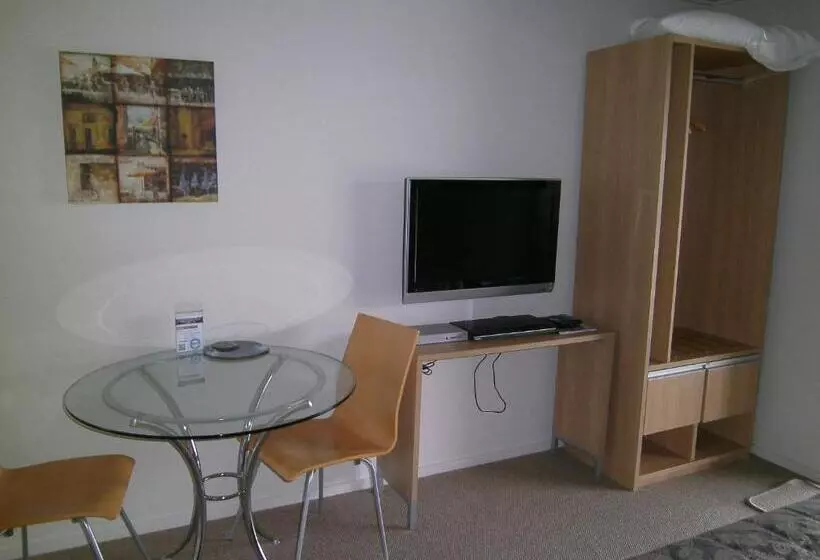 スタンダードスタジオ, Anchorage Motel Apartments