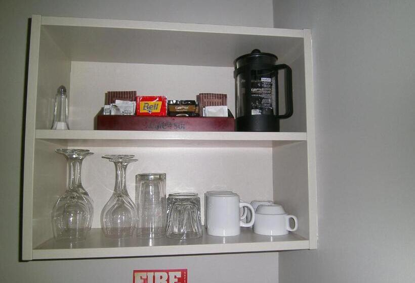 استودیوی استاندارد, Anchorage Motel Apartments