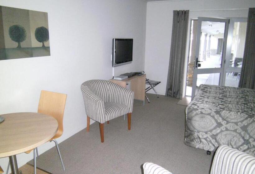 استودیوی استاندارد, Anchorage Motel Apartments