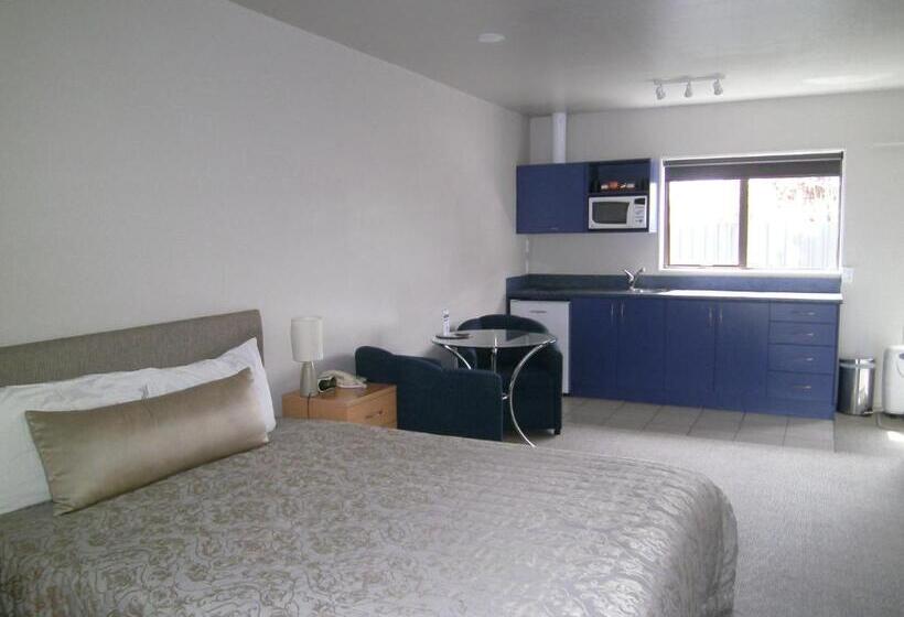 استودیو اجرایی, Anchorage Motel Apartments