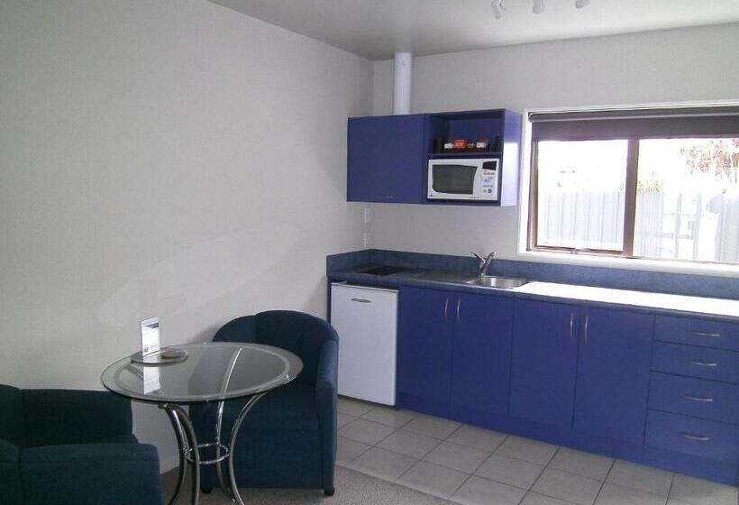 이그제큐티브 스튜디오, Anchorage Motel Apartments