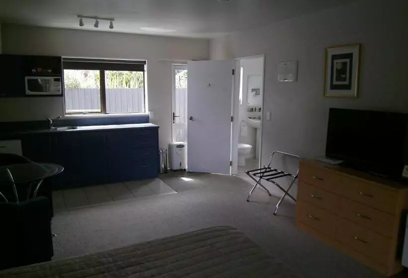 エクゼクティブワンルーム, Anchorage Motel Apartments