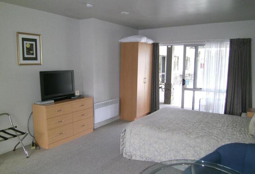 استودیو اجرایی, Anchorage Motel Apartments