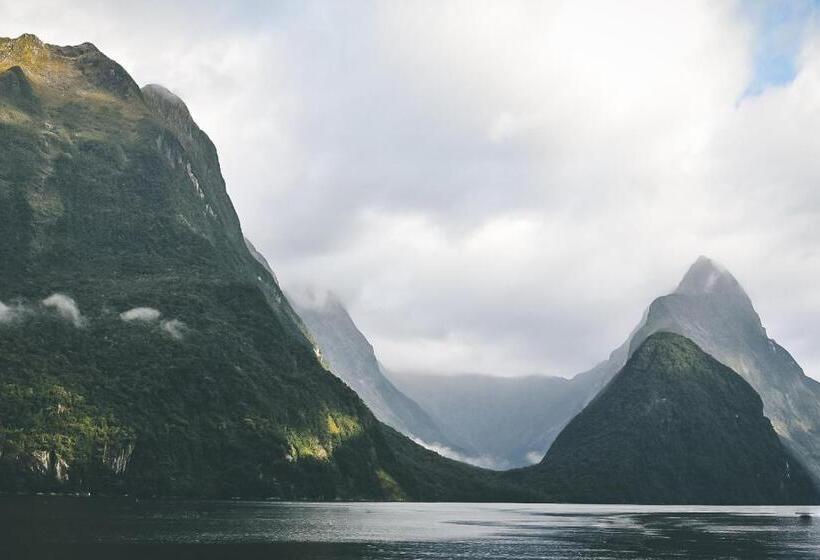 اتاق لوکس, Anchorage Motel Apartments