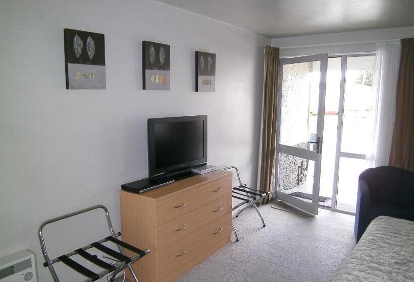 استودیوی استاندارد, Anchorage Motel Apartments