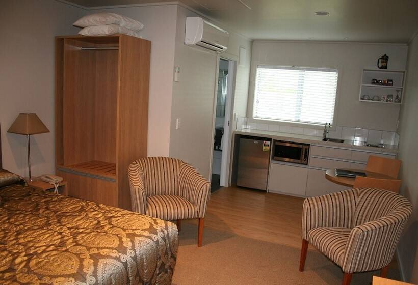 스탠다드 스튜디오, Anchorage Motel Apartments