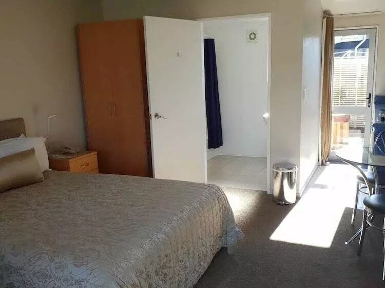 エクゼクティブワンルーム, Anchorage Motel Apartments