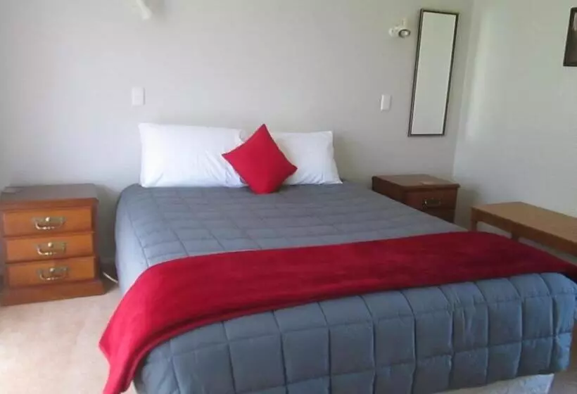 استودیوی استاندارد, Awatea Park Motel