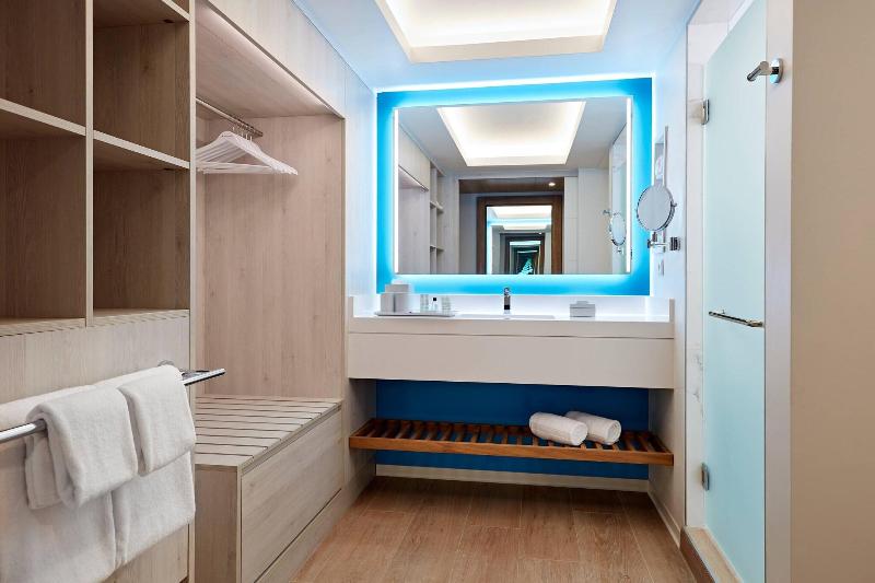 اتاق استاندارد با تخت بزرگ, Curaçao Marriott Beach Resort