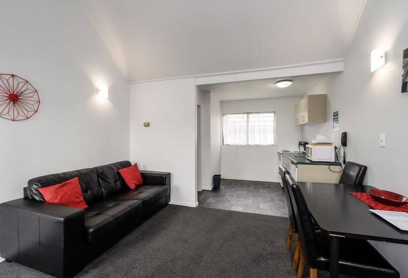 آپارتمان خانوادگی 2 خوابه, Centennial Court