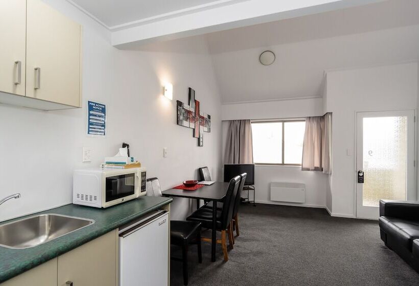 آپارتمان خانوادگی 2 خوابه, Centennial Court