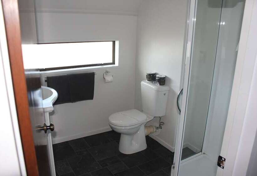 آپارتمان خانوادگی 2 خوابه, Centennial Court