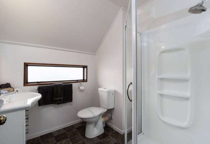 آپارتمان خانوادگی 2 خوابه, Centennial Court