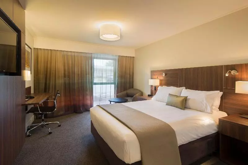 クイーンサイズベッドのスタンダードルーム, Holiday Inn Queenstown Frankton Road, An Ihg
