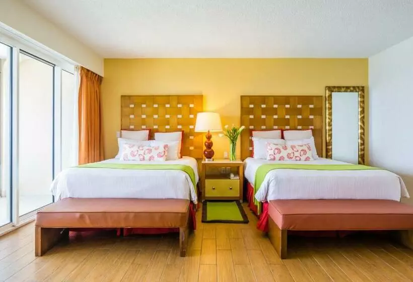 Deluxe Suite Sea View, Sunscape Curacao Resort Spa & Casino