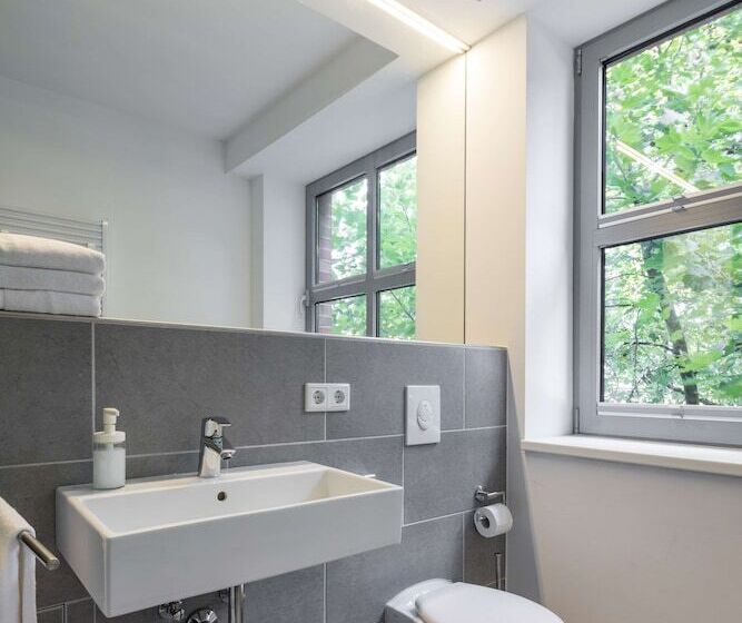 اتاق اکونومی, Flowers Hotels