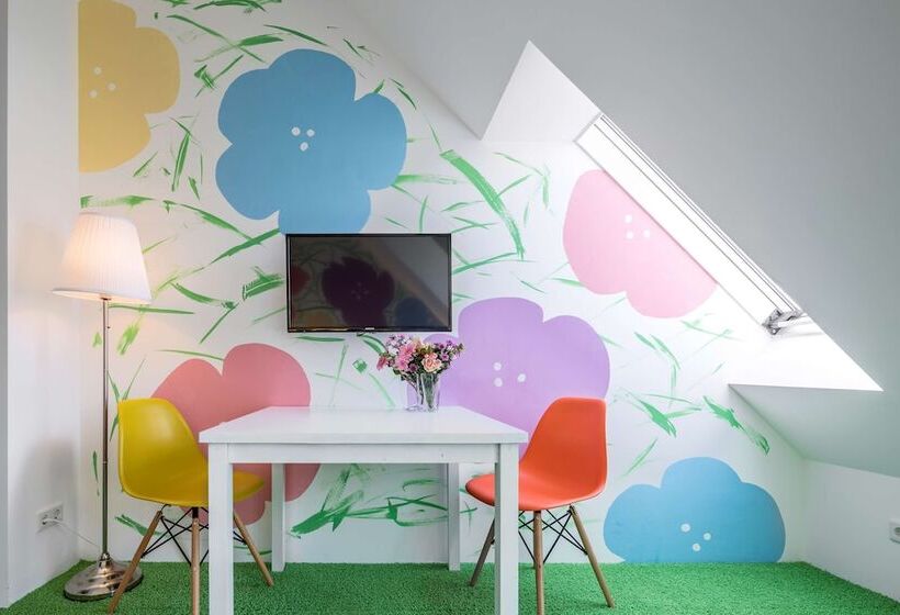 اتاق اکونومی, Flowers Hotels