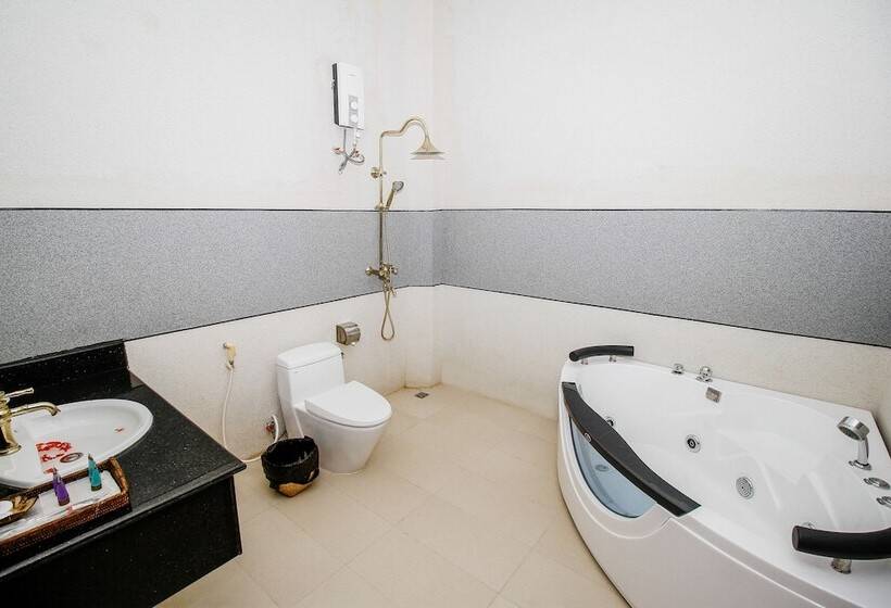 سوییت, Royal Emerald River View Resort
