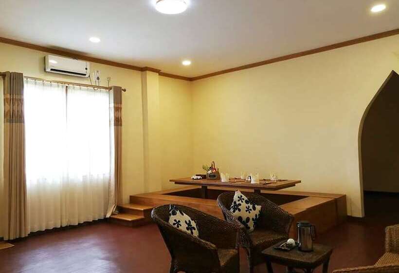 سوییت, Royal Emerald River View Resort