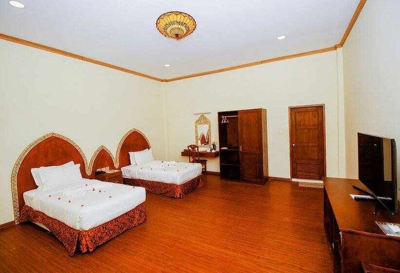 سوییت, Royal Emerald River View Resort