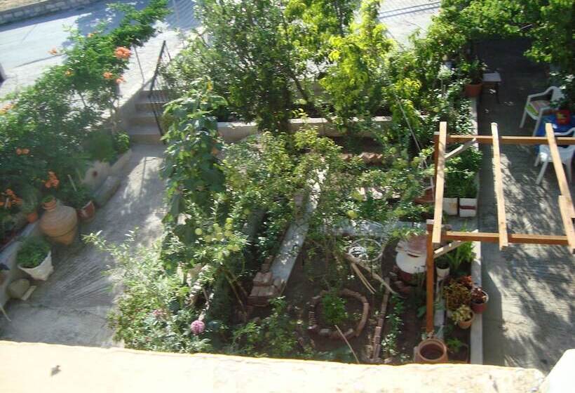 스탠다드 룸, Sappho