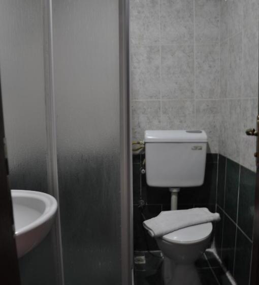 חדר דלוקס לשלושה, Sena Hotels