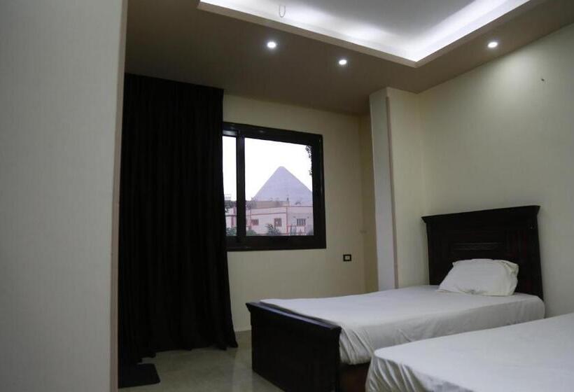 اتاق خانوادگی, Happy Days Pyramids Inn