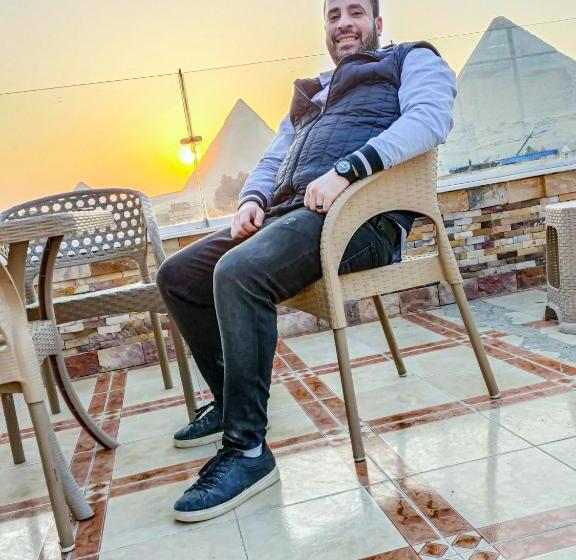 اتاق لوکس, Happy Days Pyramids Inn