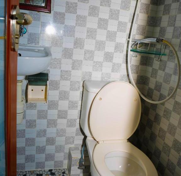 اتاق لوکس خانوادگی, Asia Inn