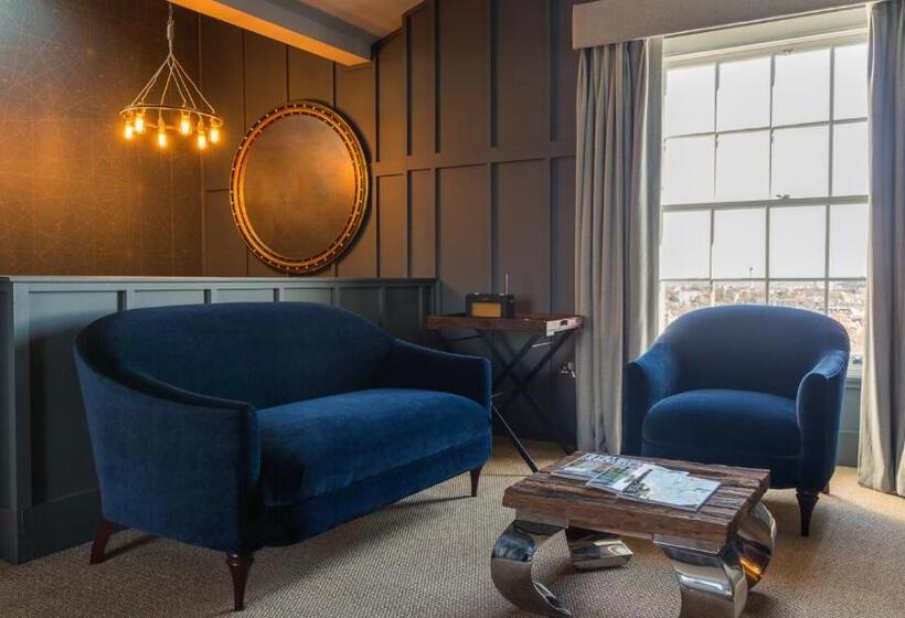 مجموعه ویستا شهر, Number 38 Clifton