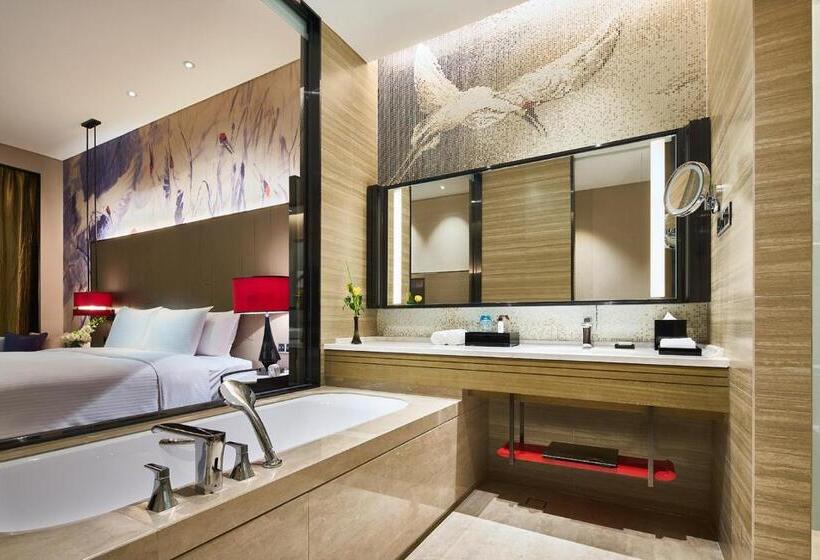 Suite with lake view, Wanda Realm Qiqihar