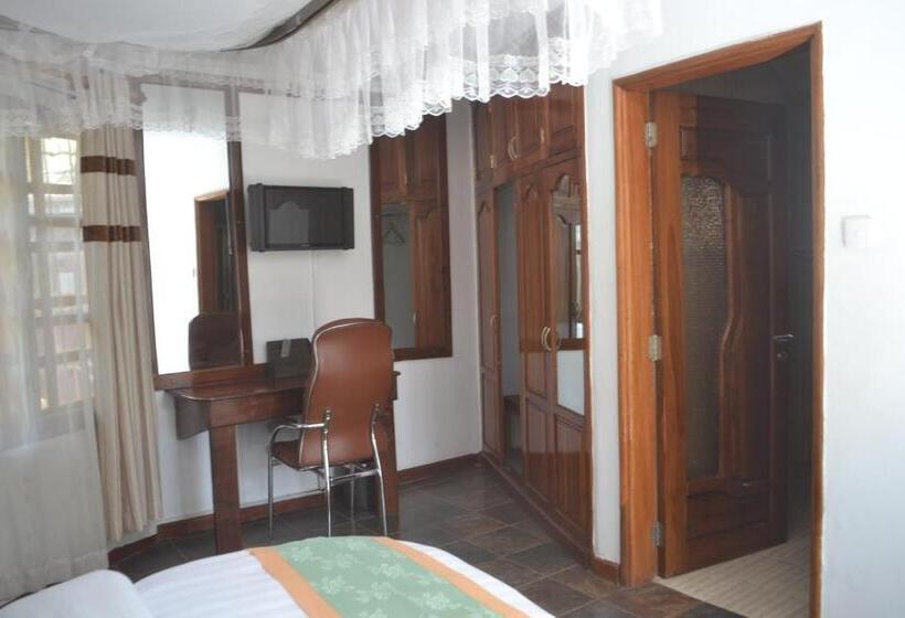 اتاق استاندارد یک نفره, Happy Rhino