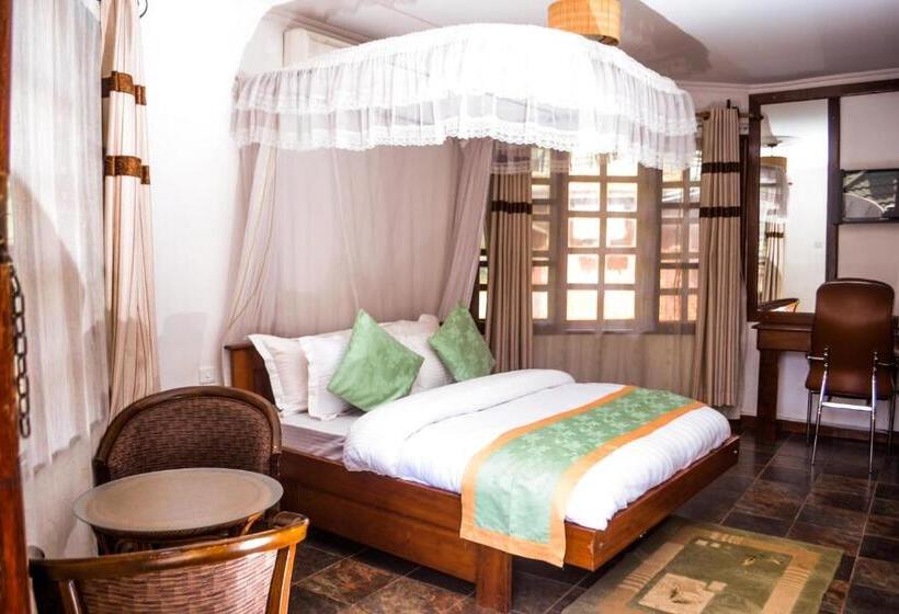 اتاق خانوادگی, Happy Rhino