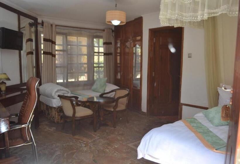 اتاق خانوادگی, Happy Rhino