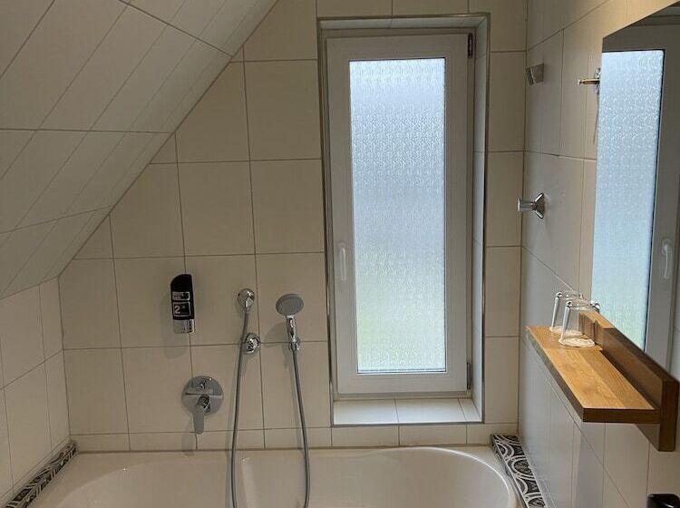 اتاق خانوادگی, Altes Fährhaus Ehemals Himmel Und Havel