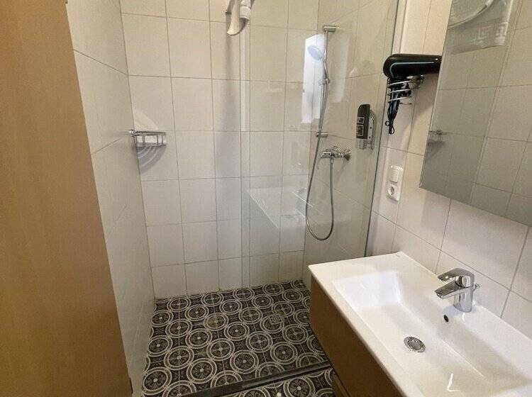 اتاق خانوادگی, Altes Fährhaus Ehemals Himmel Und Havel