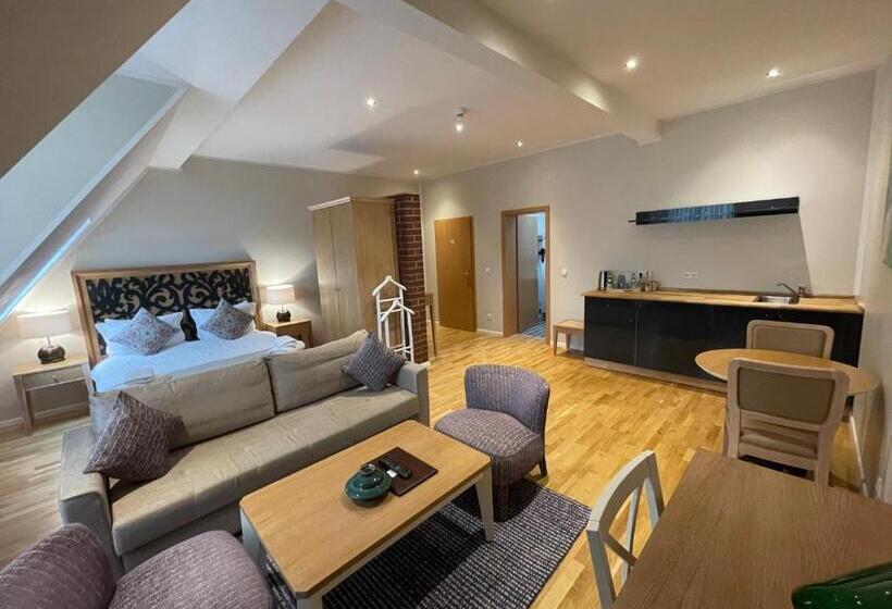 اتاق خانوادگی, Altes Fährhaus Ehemals Himmel Und Havel