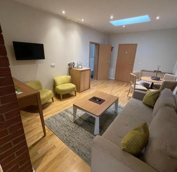 اتاق خانوادگی, Altes Fährhaus Ehemals Himmel Und Havel