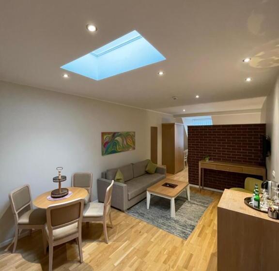 اتاق خانوادگی, Altes Fährhaus Ehemals Himmel Und Havel