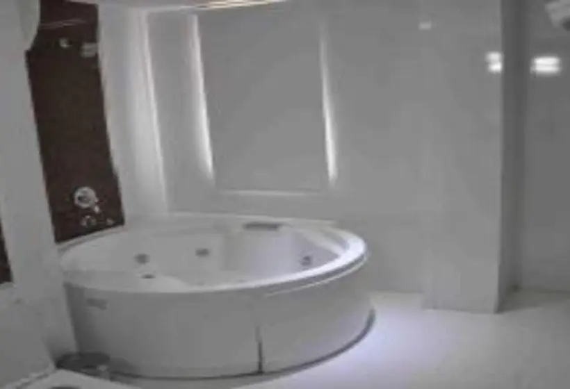 Chambre Standard, Madhushree