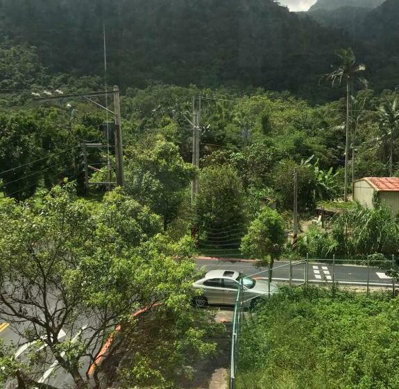 اتاق استاندارد با چشمانداز کوهستان, Ruo Shui Hotspring