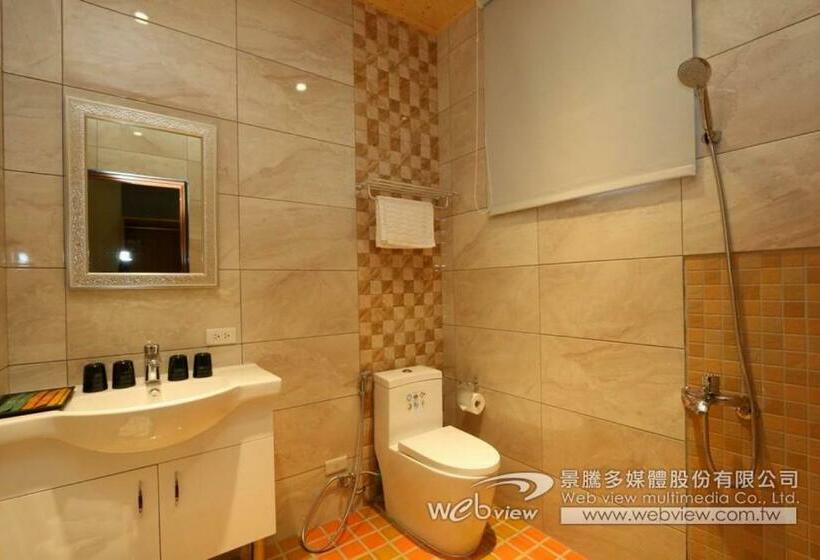 اتاق استاندارد چهار تخته, Ruo Shui Hotspring
